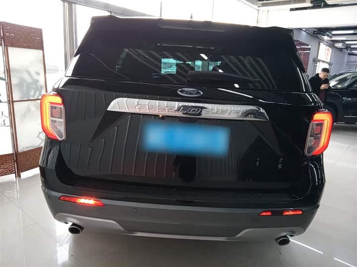 Фото 6 - Ford Explorer