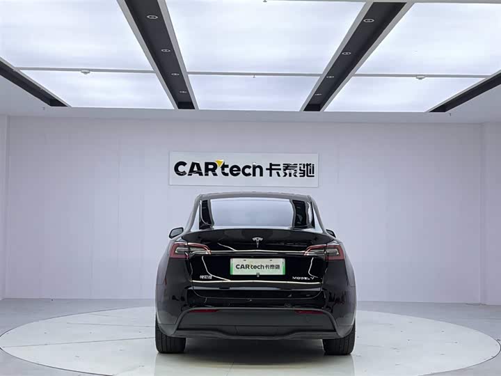 Фото 4 - Tesla Model Y