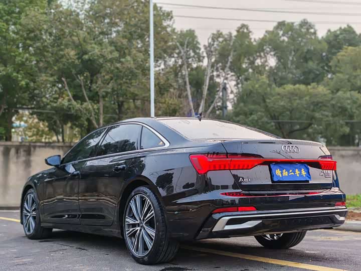 Фото 6 - Audi A6L