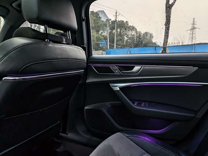 Фото 8 - Audi A6L