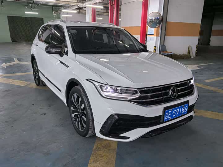 Фото 3 - Volkswagen Tiguan L Pro