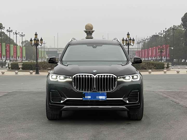 Фото 2 - BMW X7