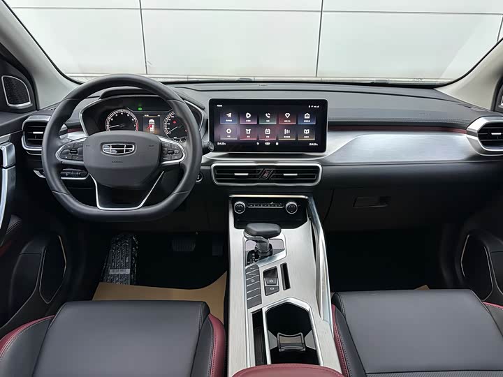 Фото 8 - Geely Coolray