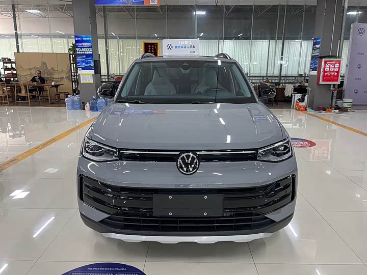 Фото 2 - Volkswagen Tharu