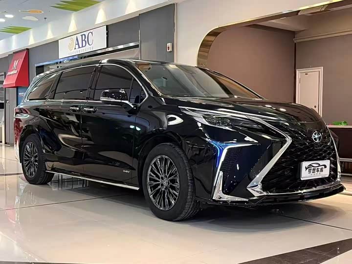 Фото 3 - Toyota Sienna