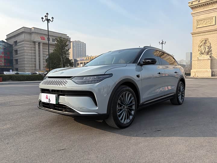 Фото 1 - Leapmotor C11