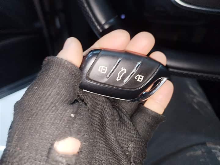 Фото 9 - Roewe D7