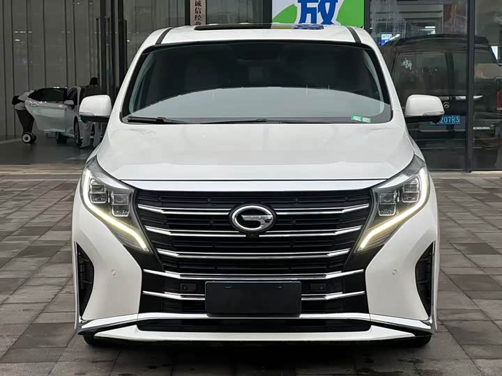 Фото 2 - GAC Trumpchi M8