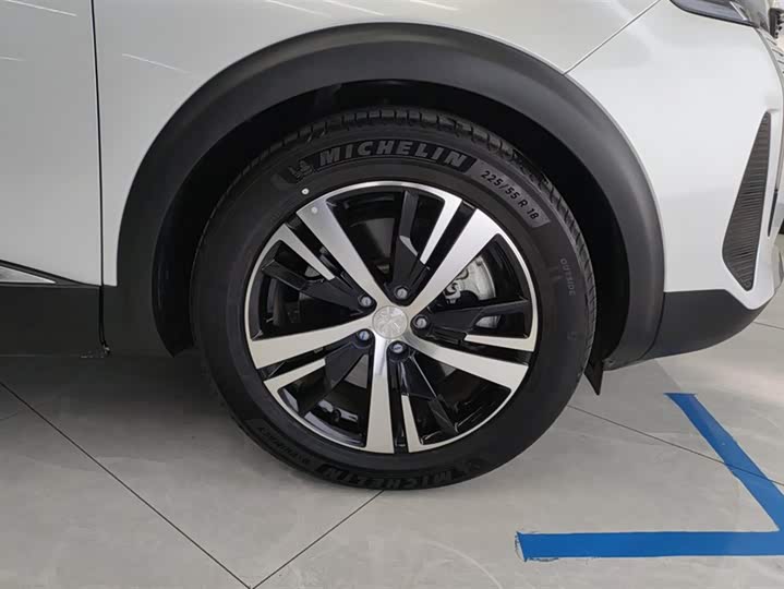 Фото 6 - Peugeot 5008