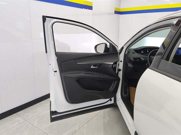 Фото 7 - Peugeot 5008