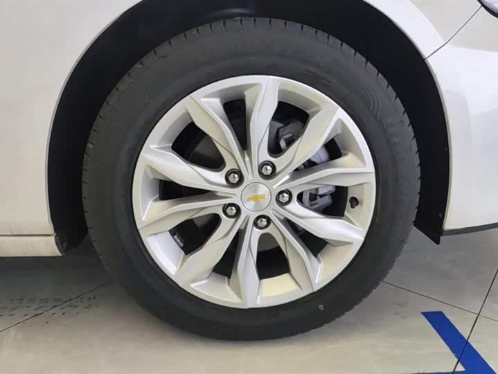 Фото 6 - Chevrolet Malibu XL