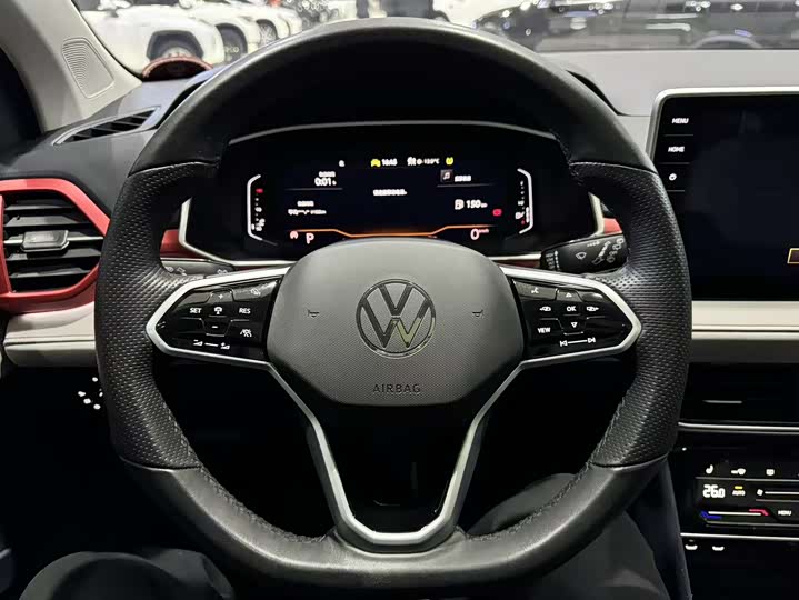 Фото 6 - Volkswagen Tharu