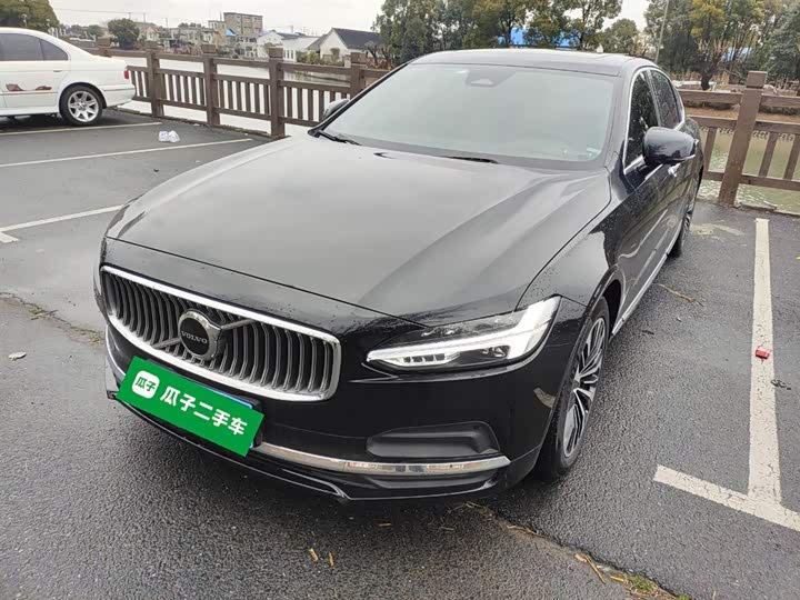 Фото 1 - Volvo S90