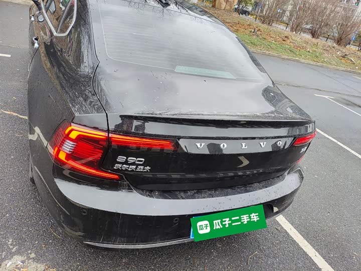 Фото 6 - Volvo S90