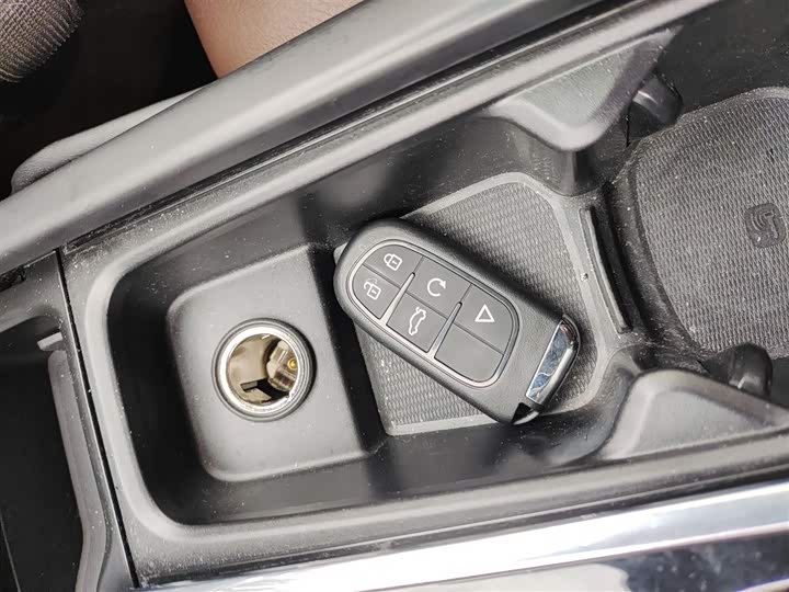 Фото 9 - Volvo S90