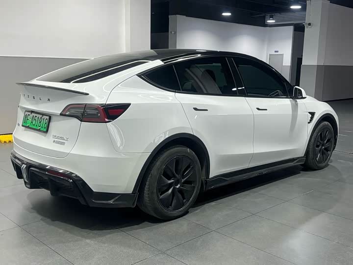 Фото 3 - Tesla Model Y