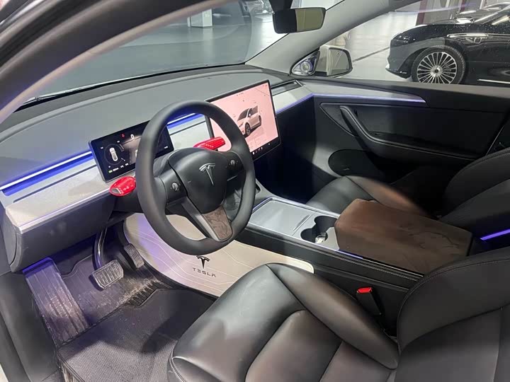 Фото 9 - Tesla Model Y