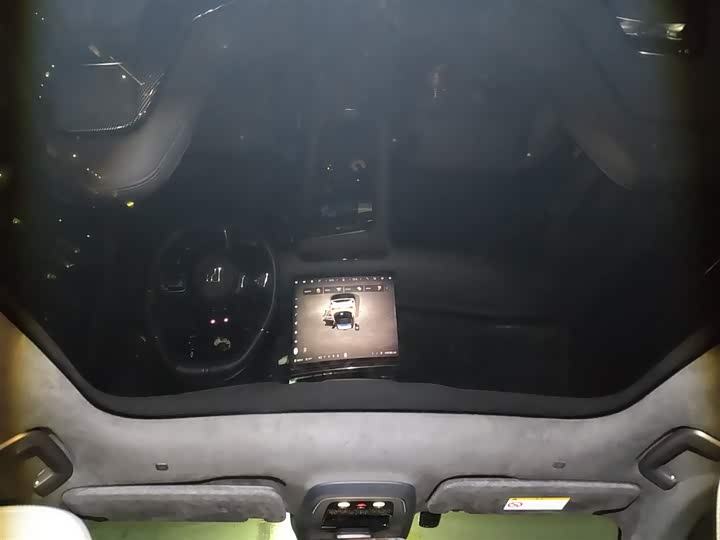 Фото 9 - Zeekr 001