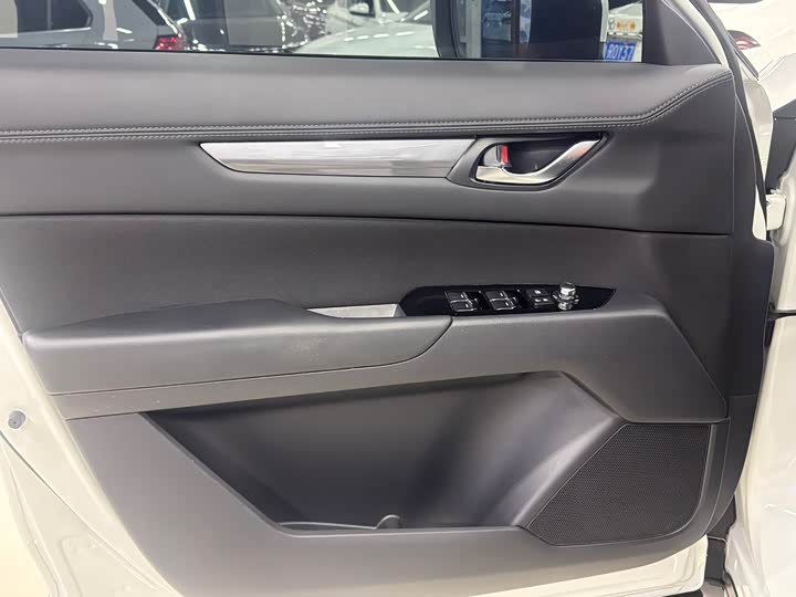 Фото 8 - Mazda CX-5