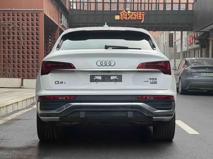 Фото 4 - Audi Q5L Sportback