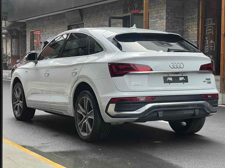 Фото 6 - Audi Q5L Sportback