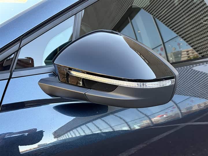 Фото 8 - Audi Q4 e-tron