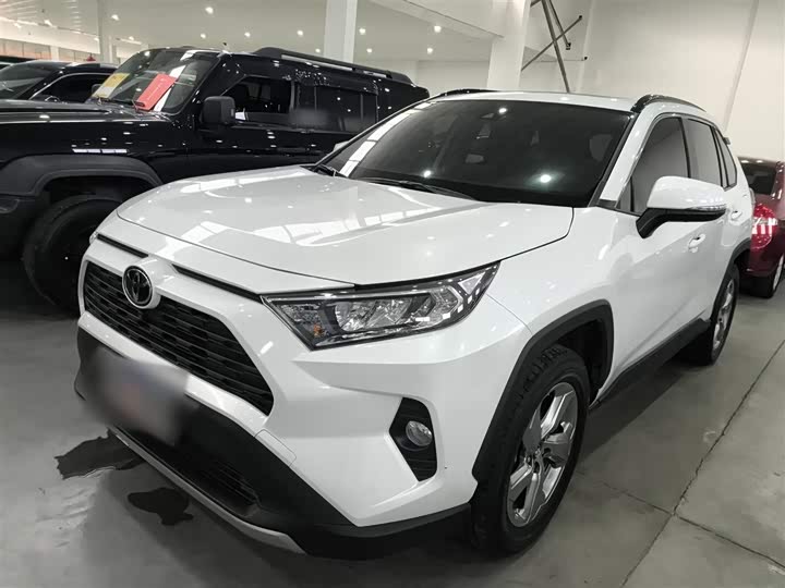 Фото 1 - Toyota RAV4