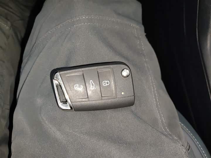 Фото 9 - Volkswagen Tharu