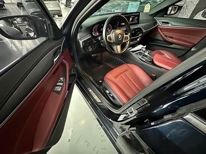 Фото 8 - BMW 5 Series