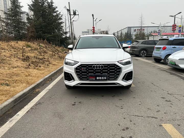 Фото 2 - Audi Q5L