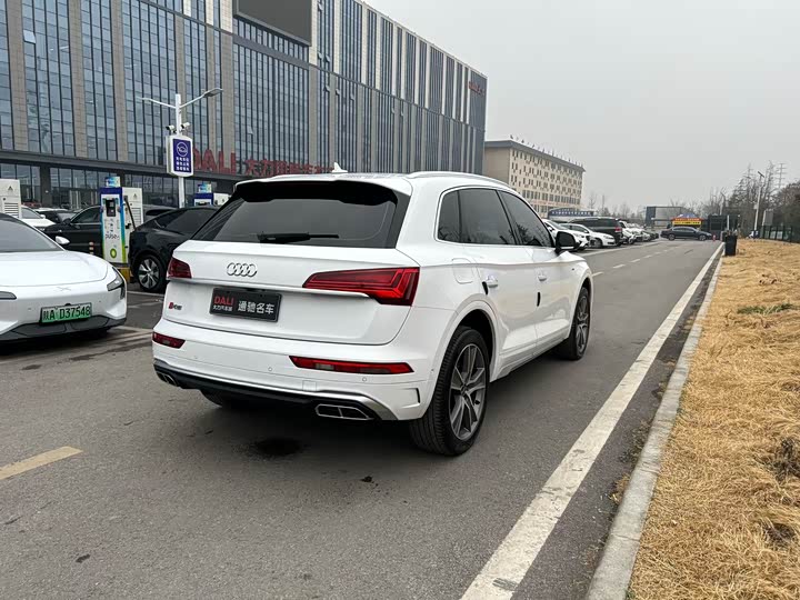 Фото 7 - Audi Q5L