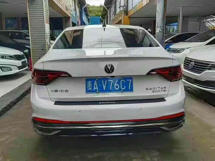 Фото 5 - Volkswagen Sagitar L