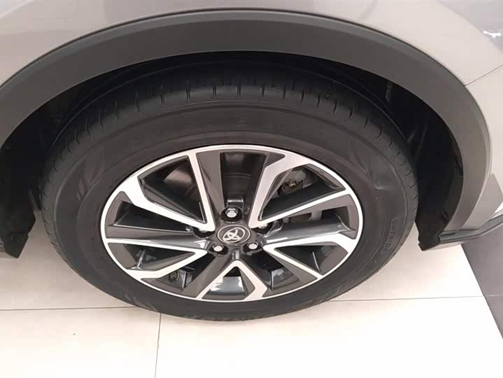 Фото 6 - Toyota Izoa