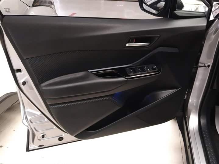 Фото 7 - Toyota Izoa