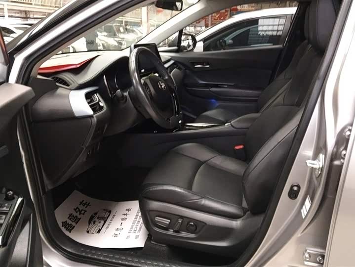 Фото 9 - Toyota Izoa