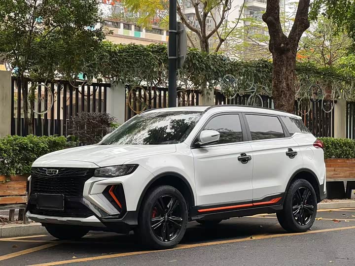 Фото 1 - Geely Atlas