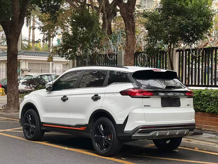 Фото 3 - Geely Atlas