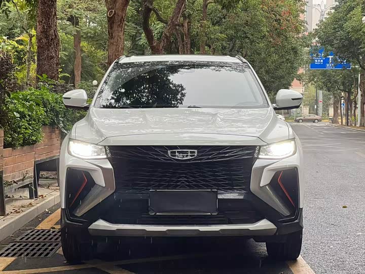 Фото 7 - Geely Atlas