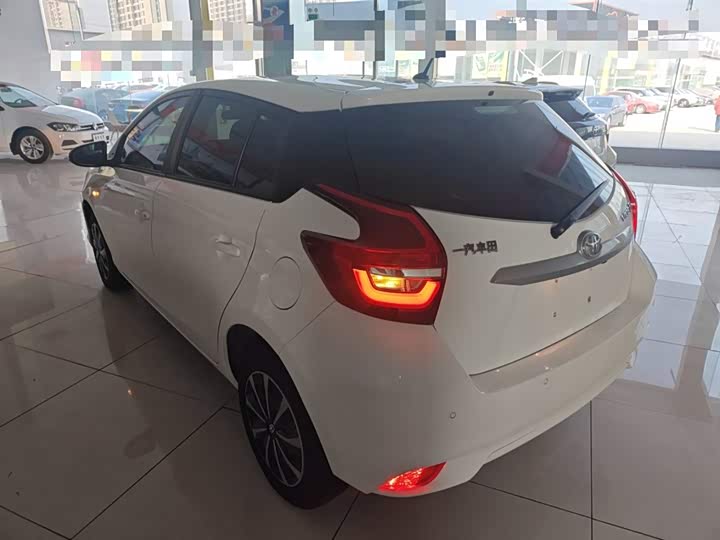 Фото 5 - Toyota Vios FS