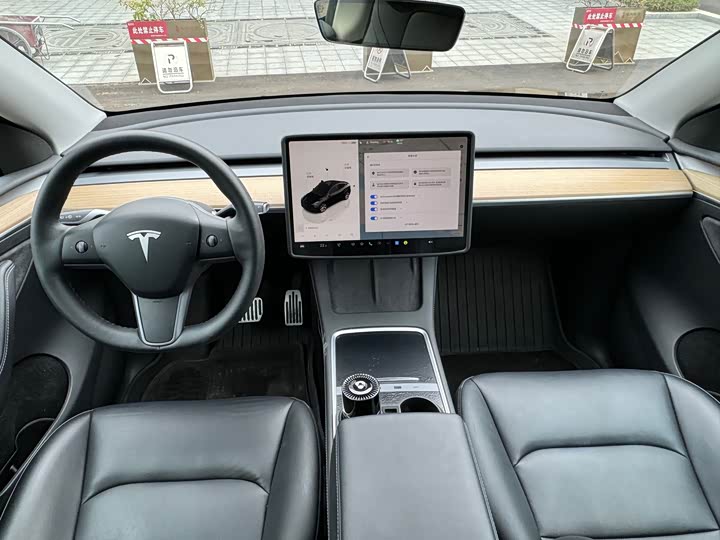 Фото 8 - Tesla Model Y