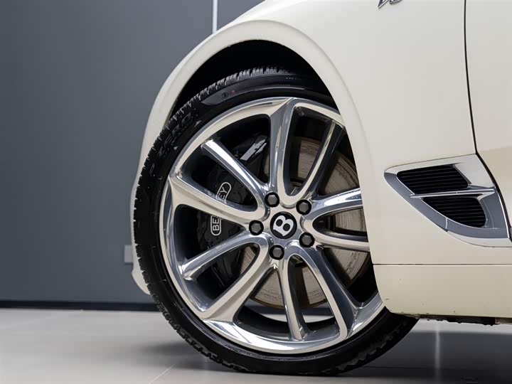 Фото 5 - Bentley Continental GT