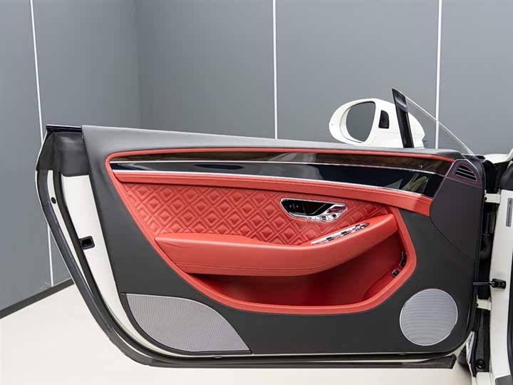 Фото 7 - Bentley Continental GT