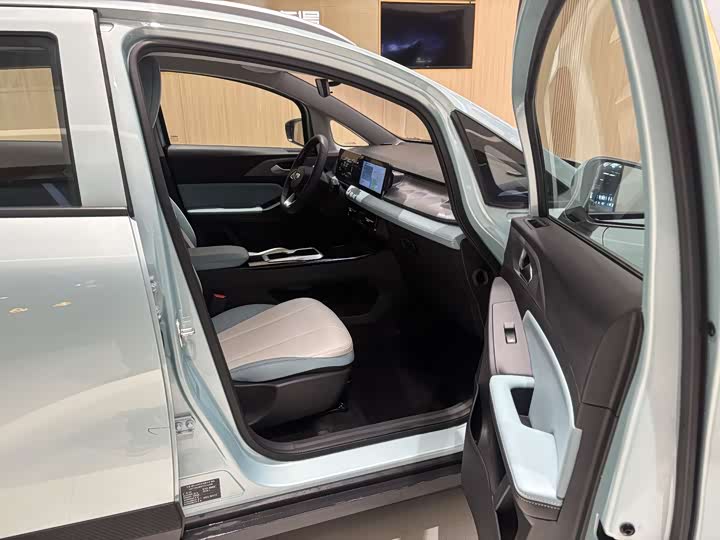 Фото 9 - Geely Geometry E Firefly