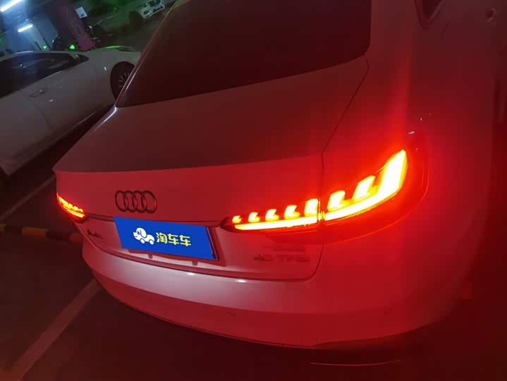 Фото 4 - Audi A4L