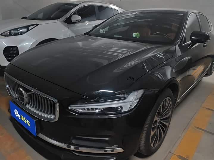 Фото 1 - Volvo S90