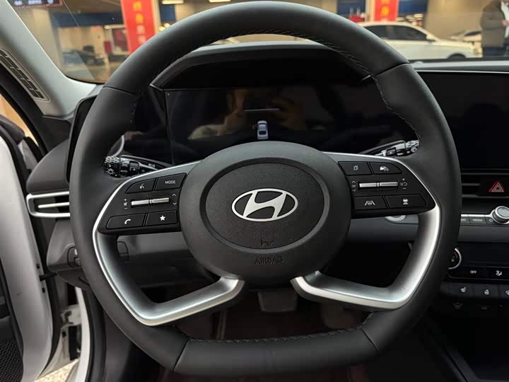 Фото 7 - Hyundai Elantra N line