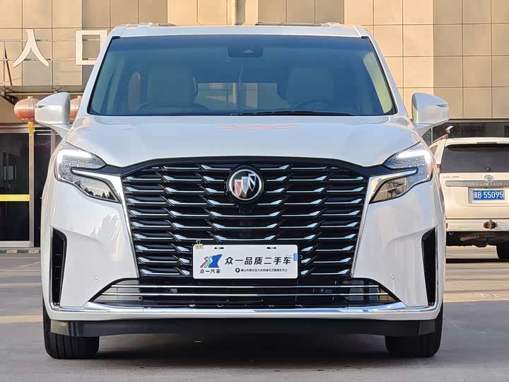 Фото 2 - Buick GL8 ES