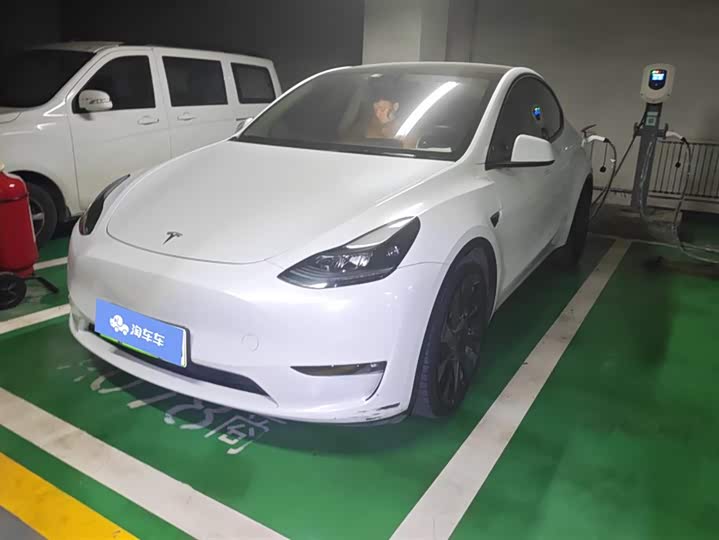 Фото 1 - Tesla Model Y