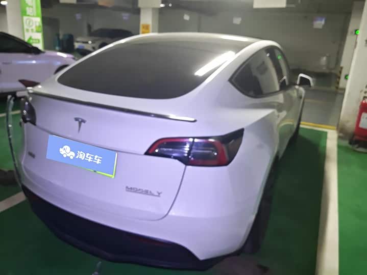 Фото 3 - Tesla Model Y