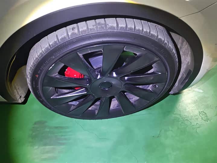 Фото 6 - Tesla Model Y